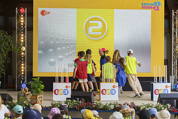 2025: Rateklassiker „1, 2 oder 3“ auf der Bühne