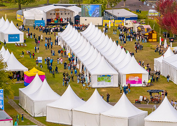 Großer Andrang an den Explore-Science-Mitmachstationen im Elbauenpark.